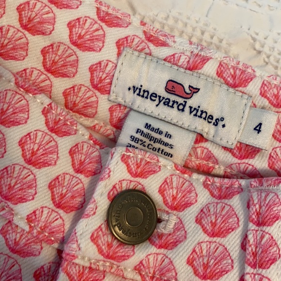 Vineyard Vines pink seashell print skinny pants. - Picture 2 of 5